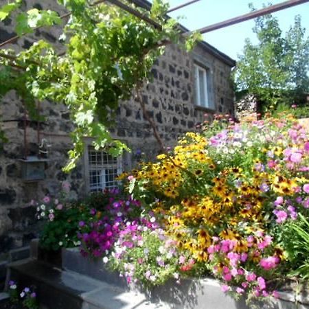 B&B Ruzan Yeghegnadzor Exterior photo