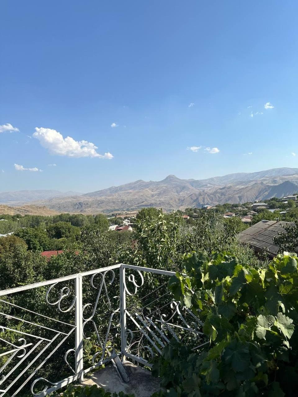 B&B Ruzan Yeghegnadzor Exterior photo